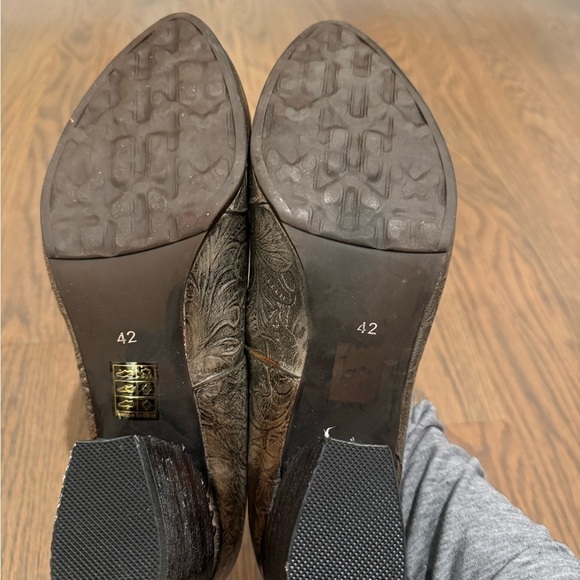 L’ARTISTE Noora Floral Tooled Pump size 42 10.5 11 NEW fairycore - Picture 7 of 9